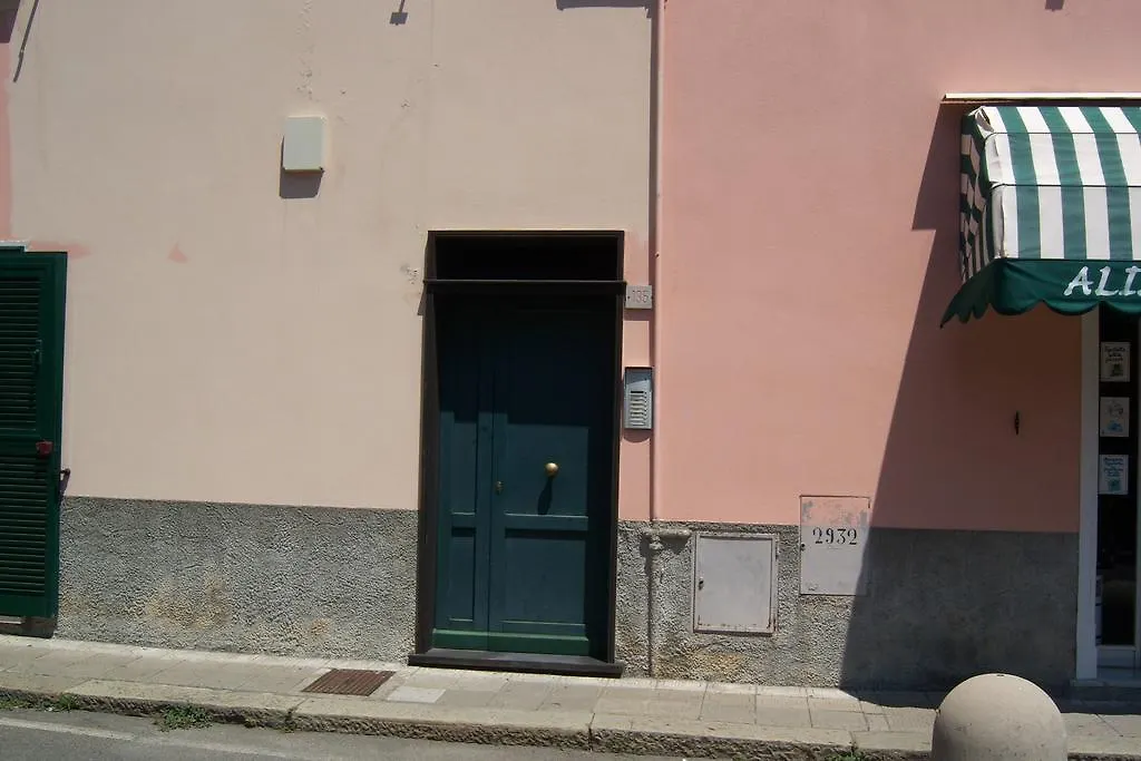 Riva Trigoso Mare Daire Sestri Levante 0*,